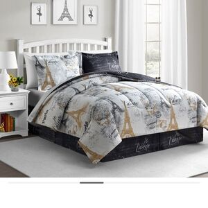 BRAND NEW In BAG ** 8 PC Paris Themed Comforter Set - Black, White, Gold (QUEEN)